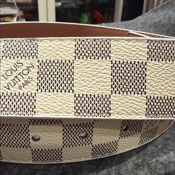 Cream  Checkered Belt with Black Buckle - Picture 3 of 10